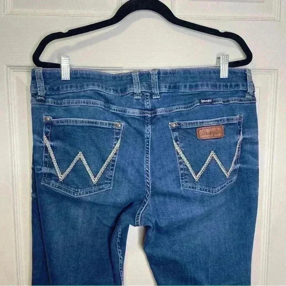 Wrangler Womens Retro Mae Bootcut Jeans - 1009MWZPV Sz 17x32 - Picture 7 of 14